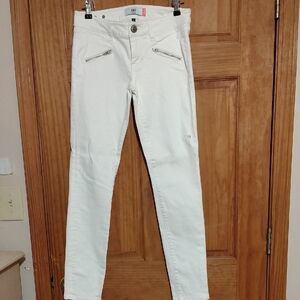 CAbi Women's Ivory Skinny Jeans with Zipper Details And CAbi Med  Shirt Together